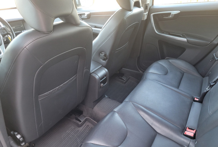 Volvo XC60 I Phase 2 D3 Drive 2.0 Momentum Business TDi 20V DPF FWD 136 cv