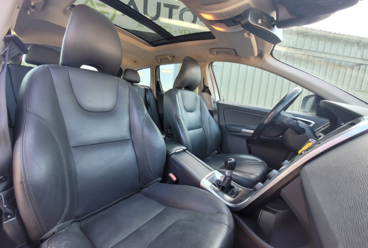 Volvo XC60 I Phase 2 D3 Drive 2.0 Momentum Business TDi 20V DPF FWD 136 cv