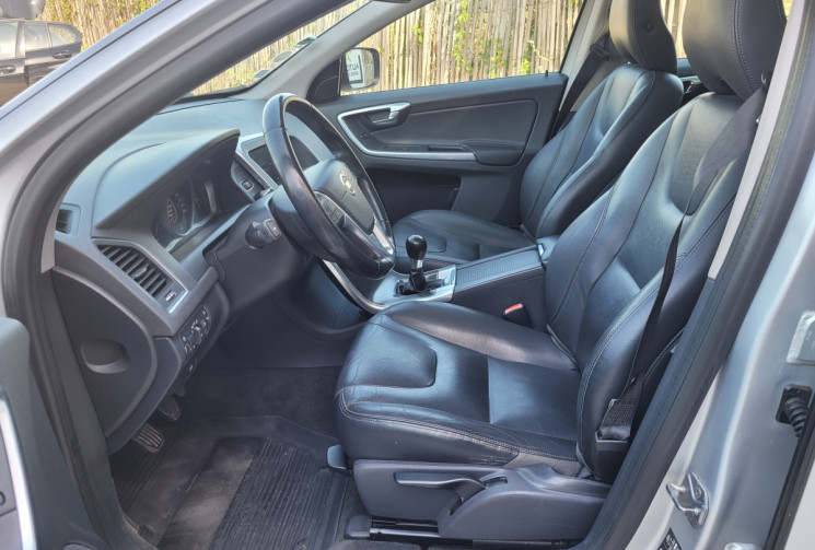 Volvo XC60 I Phase 2 D3 Drive 2.0 Momentum Business TDi 20V DPF FWD 136 cv