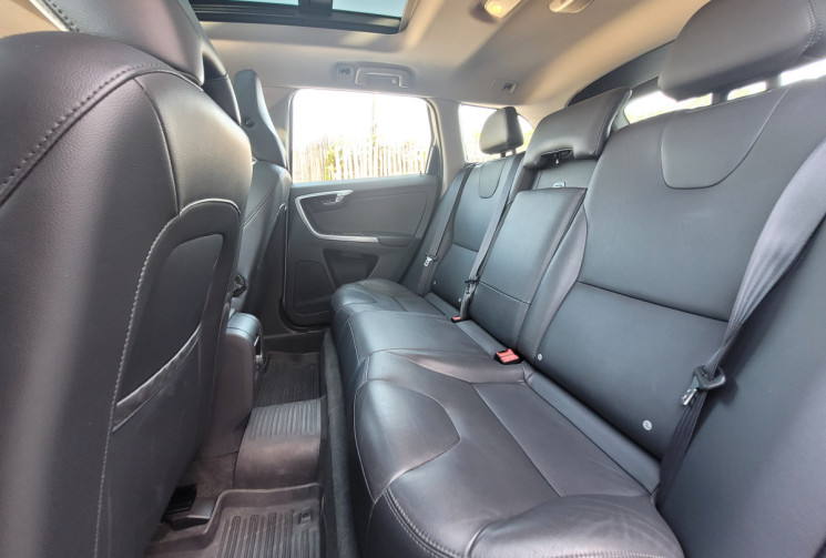 Volvo XC60 I Phase 2 D3 Drive 2.0 Momentum Business TDi 20V DPF FWD 136 cv