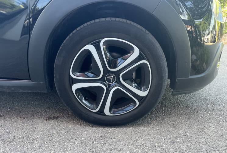 CITROEN C3 III 1.2 PureTech 83ch S&S Shine / Révision ok / Très bon état