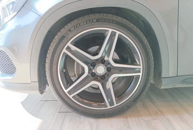 Mercedes GLA 180D AMG FASCINATION 109CV 7G-DCT  1.5 CDi AMG Boite Auto