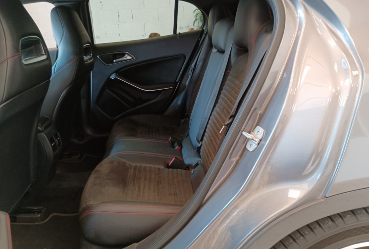 Mercedes GLA 180D AMG FASCINATION 109CV 7G-DCT  1.5 CDi AMG Boite Auto