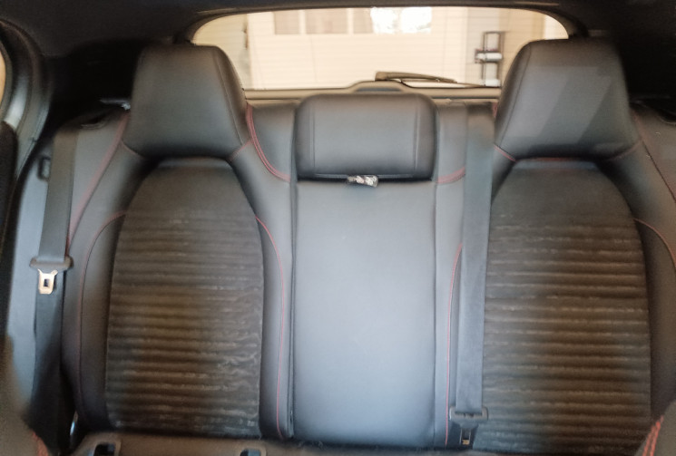 Mercedes GLA 180D AMG FASCINATION 109CV 7G-DCT  1.5 CDi AMG Boite Auto