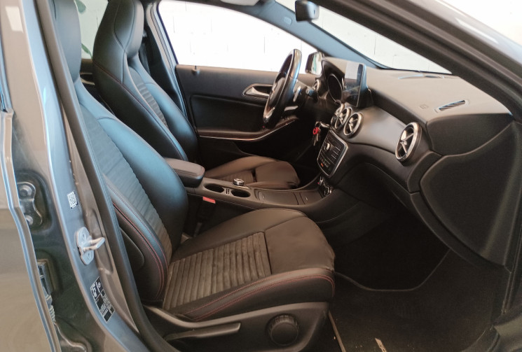 Mercedes GLA 180D AMG FASCINATION 109CV 7G-DCT  1.5 CDi AMG Boite Auto