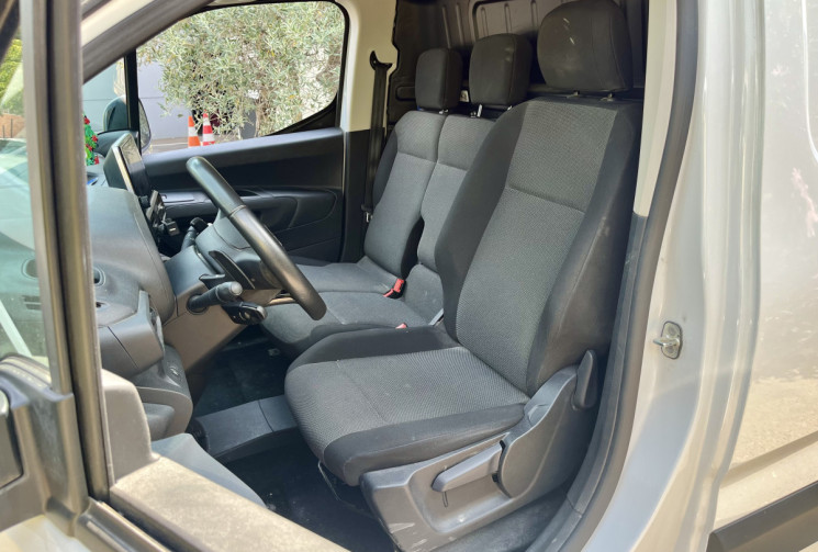 CITROEN BERLINGO III BlueHDi 130ch EAT8 / Révision faite / CAMERA / ATTELAGE