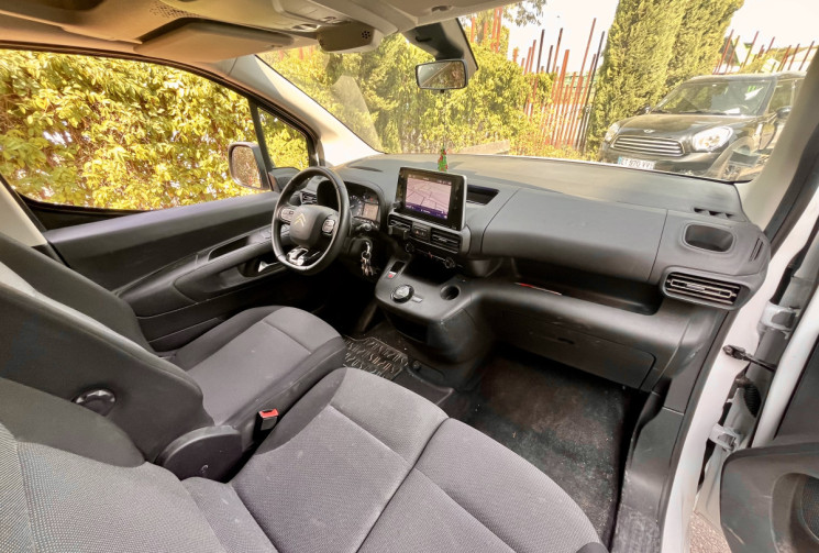 CITROEN BERLINGO III BlueHDi 130ch EAT8 / Révision faite / CAMERA / ATTELAGE