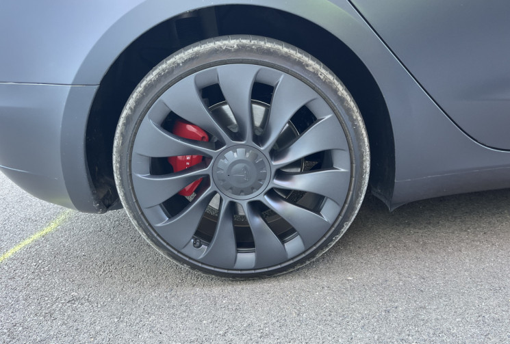Tesla Model 3 Perfomance 530+ / 2023 / PPF complet gris mat / 1ere main / magnifique 