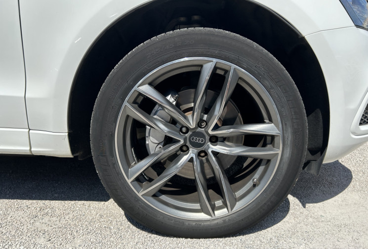 AUDI Q5 3.0 V6 TDI 258 Ch clean diesel S line Quattro S * TOIT OUVRANT * SIEGES CHAUFFANTS * CAMERA 