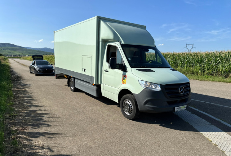 Mercedes Sprinter 519 BVA 163 CV  CAZOO TRANSPORT VEHICULES DE LUXE 