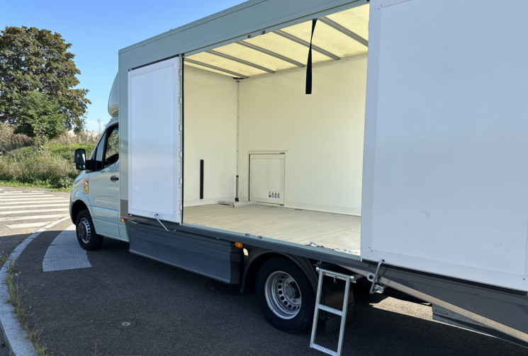 Mercedes Sprinter 519 BVA 163 CV  CAZOO TRANSPORT VEHICULES DE LUXE 