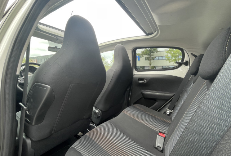 PEUGEOT 108 ALLURE TOP 1.2 82cv * Distribution Faite Pour la vente