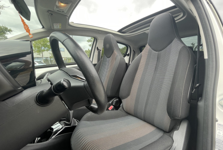 PEUGEOT 108 ALLURE TOP 1.2 82cv * Distribution Faite Pour la vente