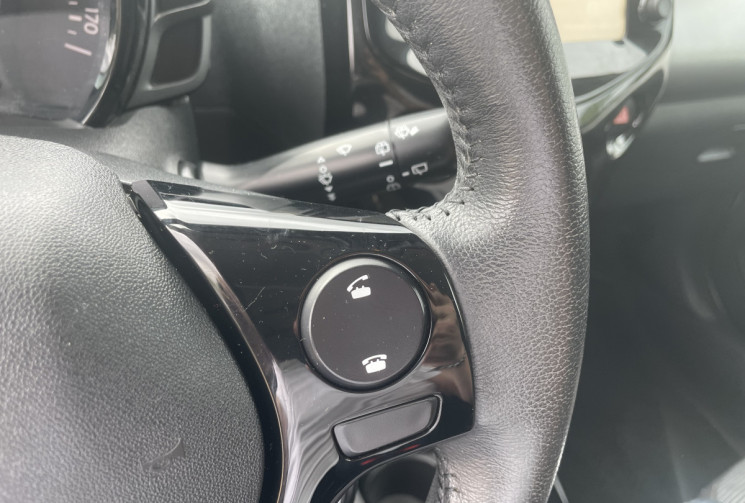 PEUGEOT 108 ALLURE TOP 1.2 82cv * Distribution Faite Pour la vente