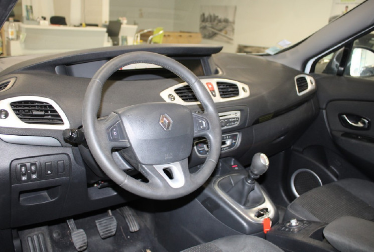 Renault Scénic 1.9 l dci 130 cv  moteur a chaine 