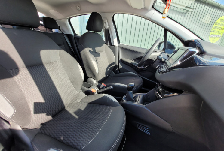 Peugeot 208 ACTIVE 1.6 BLUE HDi FAP 100 cv