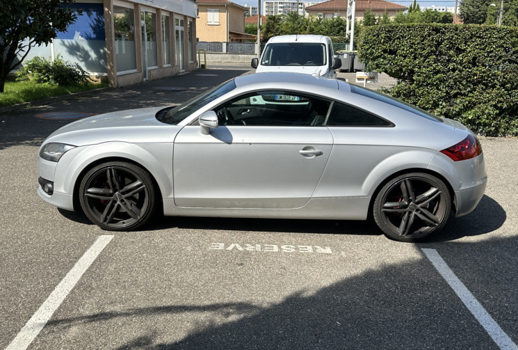 AUDI TT 2.0 TFSI / 200 Ch / S line