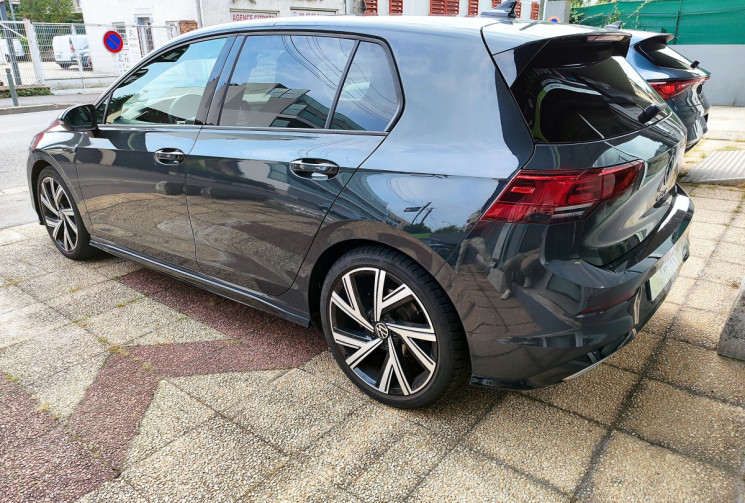Volkswagen Golf 8 / 1.5 eTSi 150 cv / R line / Suivi VW