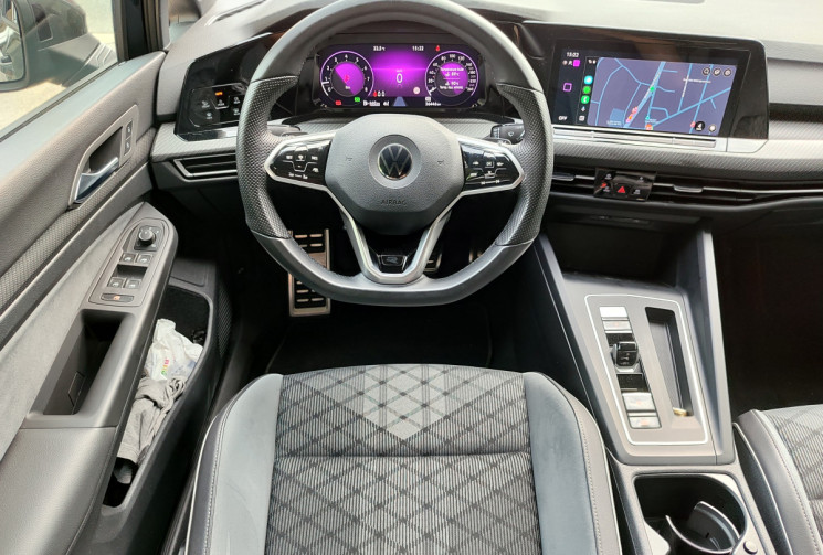 Volkswagen Golf 8 / 1.5 eTSi 150 cv / R line / Suivi VW