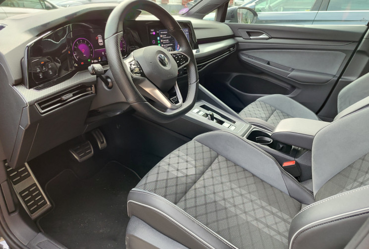 Volkswagen Golf 8 / 1.5 eTSi 150 cv / R line / Suivi VW