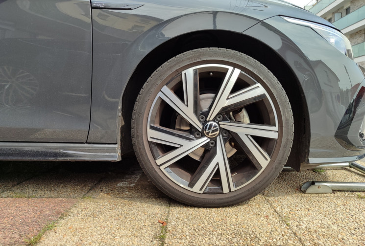 Volkswagen Golf 8 / 1.5 eTSi 150 cv / R line / Suivi VW