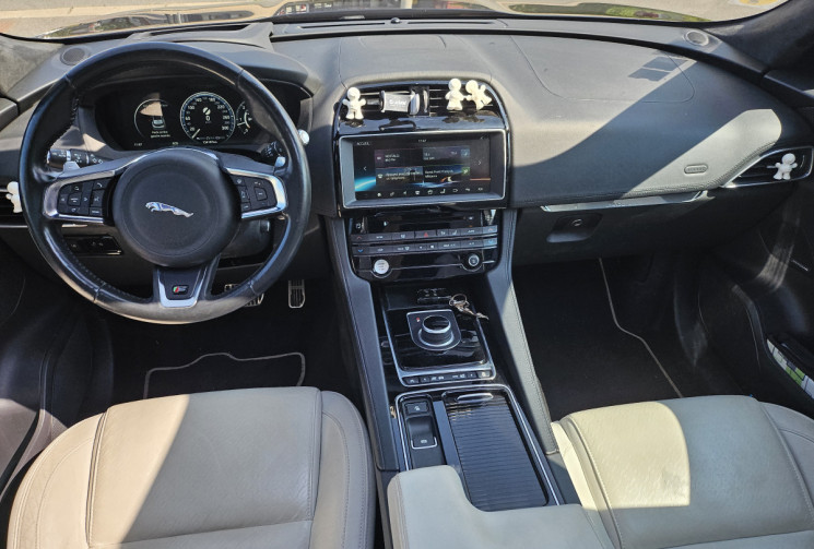 JAGUAR F-PACE V6 3.0D 300 cv Première Edition 4x4 BVA8 