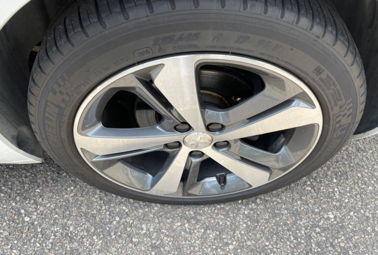 PEUGEOT 308 1.2 130 ch GT Line/42450 km/Entretiens Peugeot/Courroie remplacée/ Véhicule en TBE