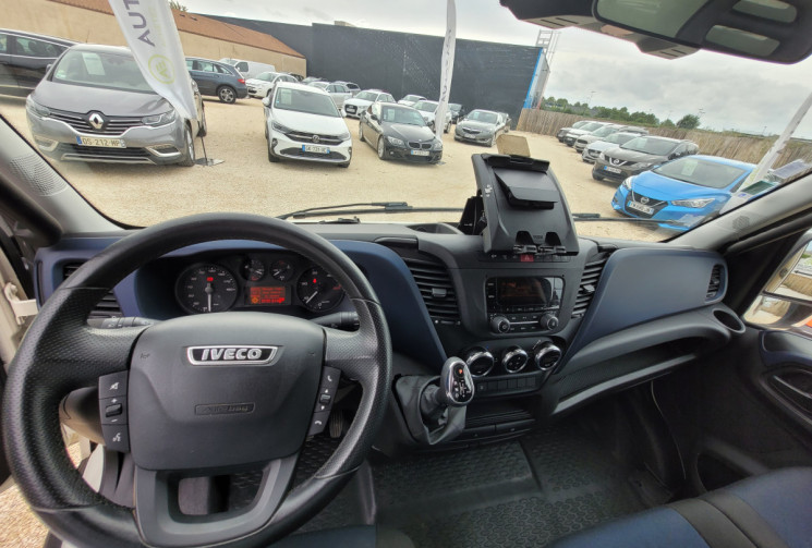 IVECO DAILY VI Fourgon Phase 2 35C18 3.0 D 16V Hi-Matic 180 cv Boîte auto