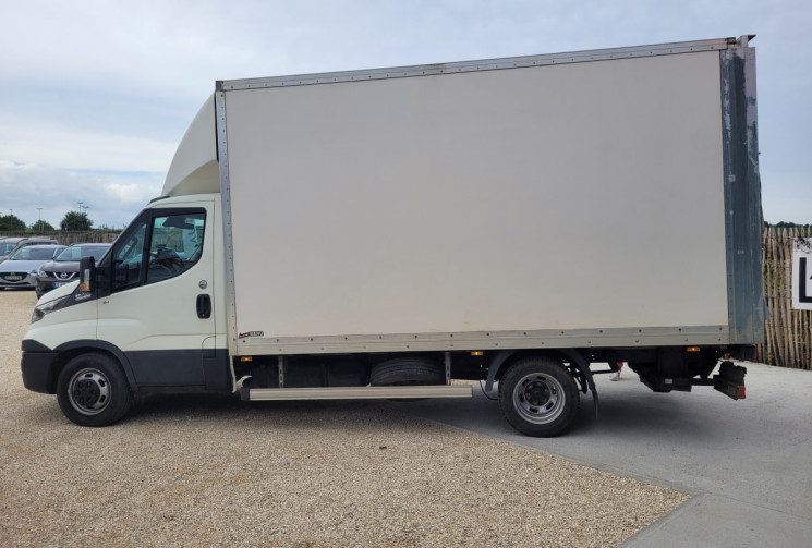 IVECO DAILY VI Fourgon Phase 2 35C18 3.0 D 16V Hi-Matic 180 cv Boîte auto