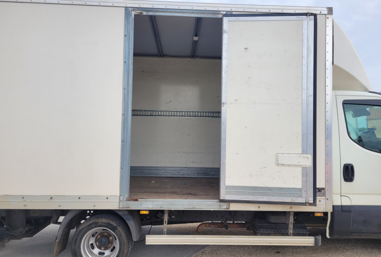 IVECO DAILY VI Fourgon Phase 2 35C18 3.0 D 16V Hi-Matic 180 cv Boîte auto