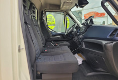 IVECO DAILY VI Fourgon Phase 2 35C18 3.0 D 16V Hi-Matic 180 cv Boîte auto