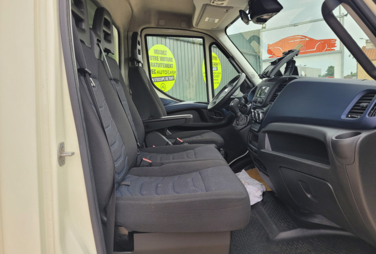 IVECO DAILY VI Fourgon Phase 2 35C18 3.0 D 16V Hi-Matic 180 cv Boîte auto