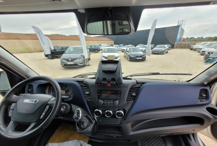 IVECO DAILY VI Fourgon Phase 2 35C18 3.0 D 16V Hi-Matic 180 cv Boîte auto