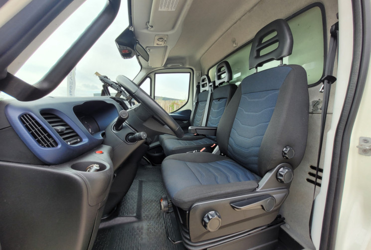 IVECO DAILY VI Fourgon Phase 2 35C18 3.0 D 16V Hi-Matic 180 cv Boîte auto