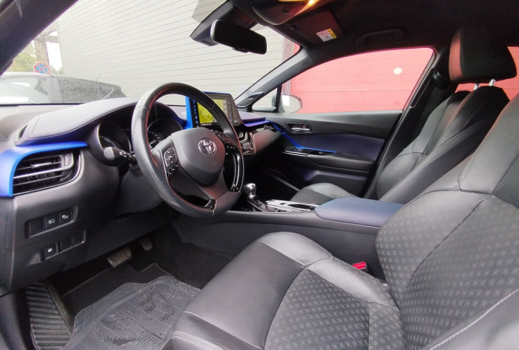 Toyota C-HR Hybride 1.8 122 Graphic 2WD E-CVT / Entretien 100% Toyota