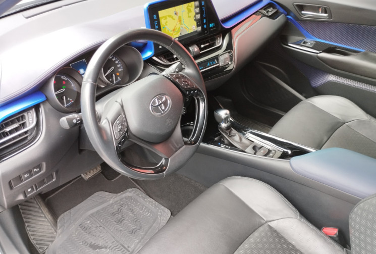 Toyota C-HR Hybride 1.8 122 Graphic 2WD E-CVT / Entretien 100% Toyota