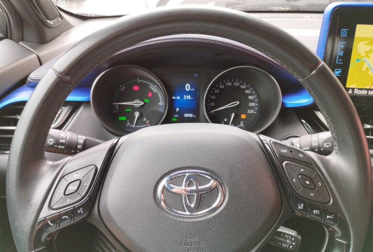 Toyota C-HR Hybride 1.8 122 Graphic 2WD E-CVT / Entretien 100% Toyota