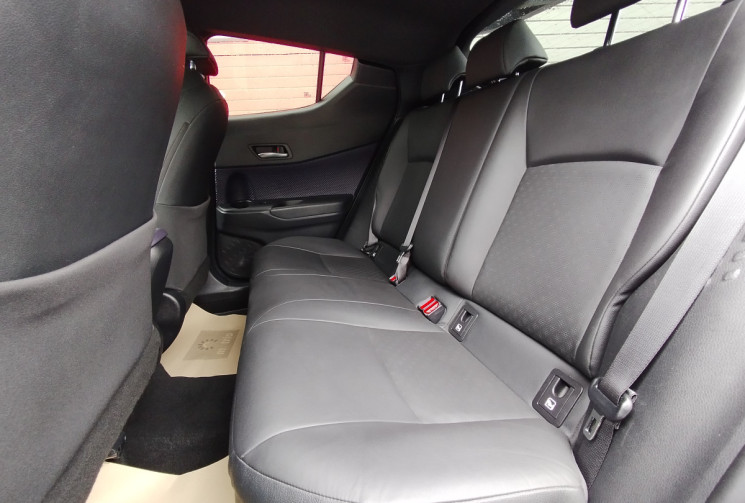 Toyota C-HR Hybride 1.8 122 Graphic 2WD E-CVT / Entretien 100% Toyota