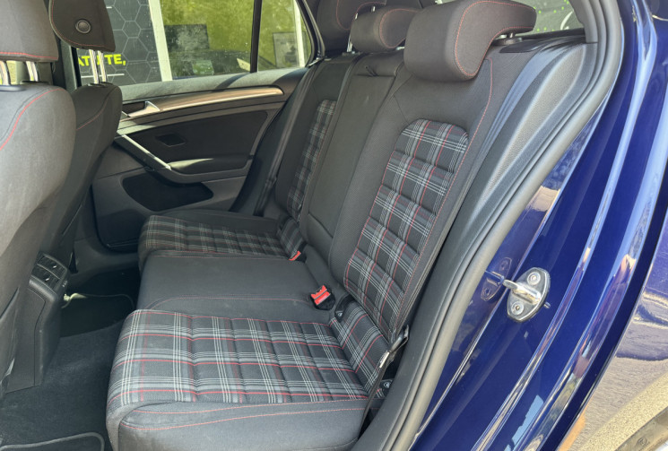 Volkswagen Golf 7 GTI Performance 2.0 TFSi 230 ch DSG6 / DYNAUDIO / Camera / Carplay / Garantie 6