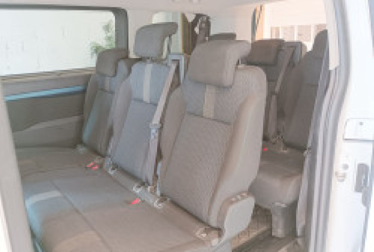 Peugeot TRAVELLER 8 PLACES Standard 1.5 Blue HDi 16V Combi moyen S&S 120 cv