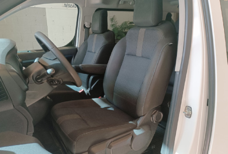 Peugeot TRAVELLER 8 PLACES Standard 1.5 Blue HDi 16V Combi moyen S&S 120 cv