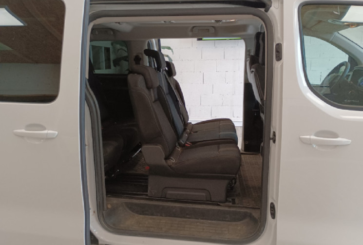 Peugeot TRAVELLER 8 PLACES Standard 1.5 Blue HDi 16V Combi moyen S&S 120 cv
