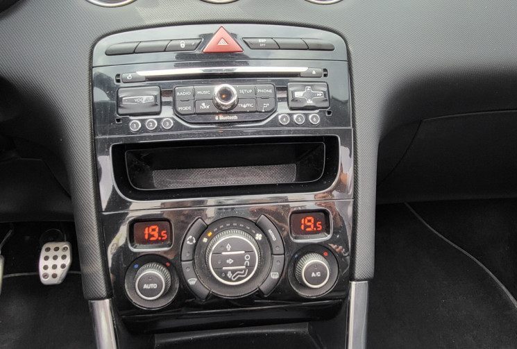 PEUGEOT 308 CC 2.0 HDi FAP Sport Pack