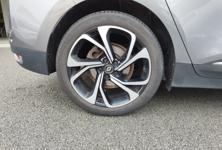Renault SCENIC Grand Scénic IV 1.7 dCi EDC6 120 CV BVA BOSE