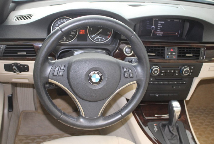 BMW SERIE 3 CABRIOLET 3.0 l 204 cv  Pack luxe  52 000 km !!!!!! Etat parfait