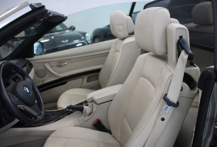 BMW SERIE 3 CABRIOLET 3.0 l 204 cv  Pack luxe  52 000 km !!!!!! Etat parfait