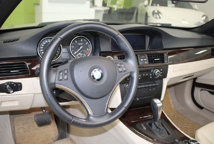 BMW SERIE 3 CABRIOLET 3.0 l 204 cv  Pack luxe  52 000 km !!!!!! Etat parfait