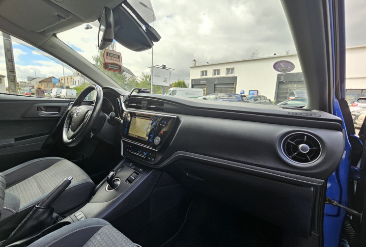 Toyota AURIS Auris Touring Sports HSD 136h TechnoLine RC18
