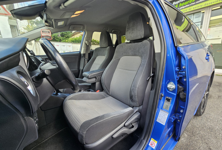 Toyota AURIS Auris Touring Sports HSD 136h TechnoLine RC18