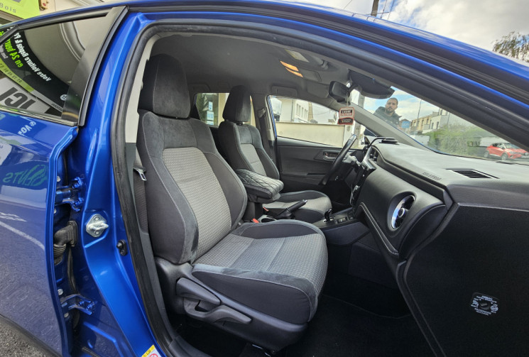 Toyota AURIS Auris Touring Sports HSD 136h TechnoLine RC18